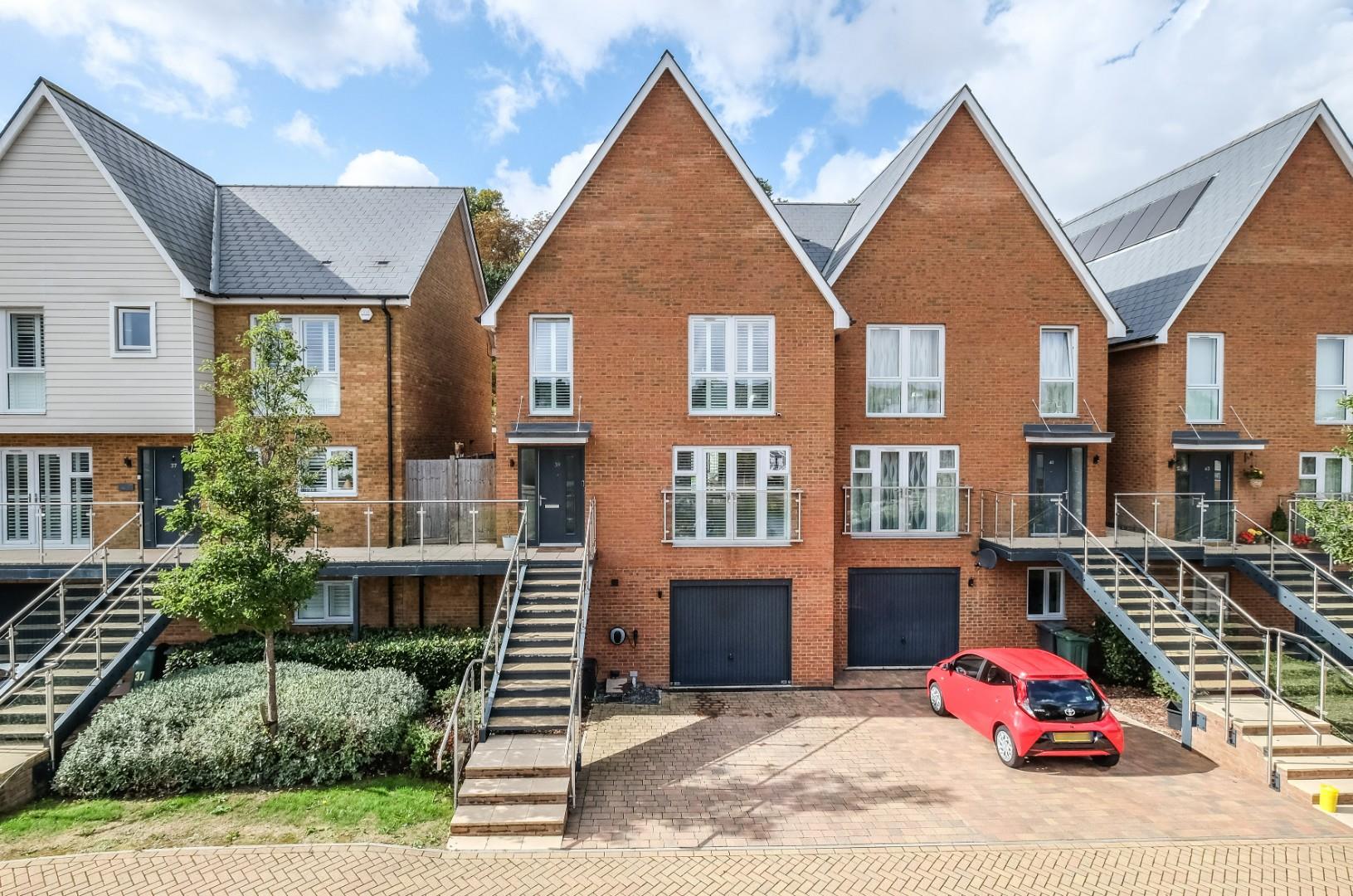 St Clements Lakes, Greenhithe The Homes Group